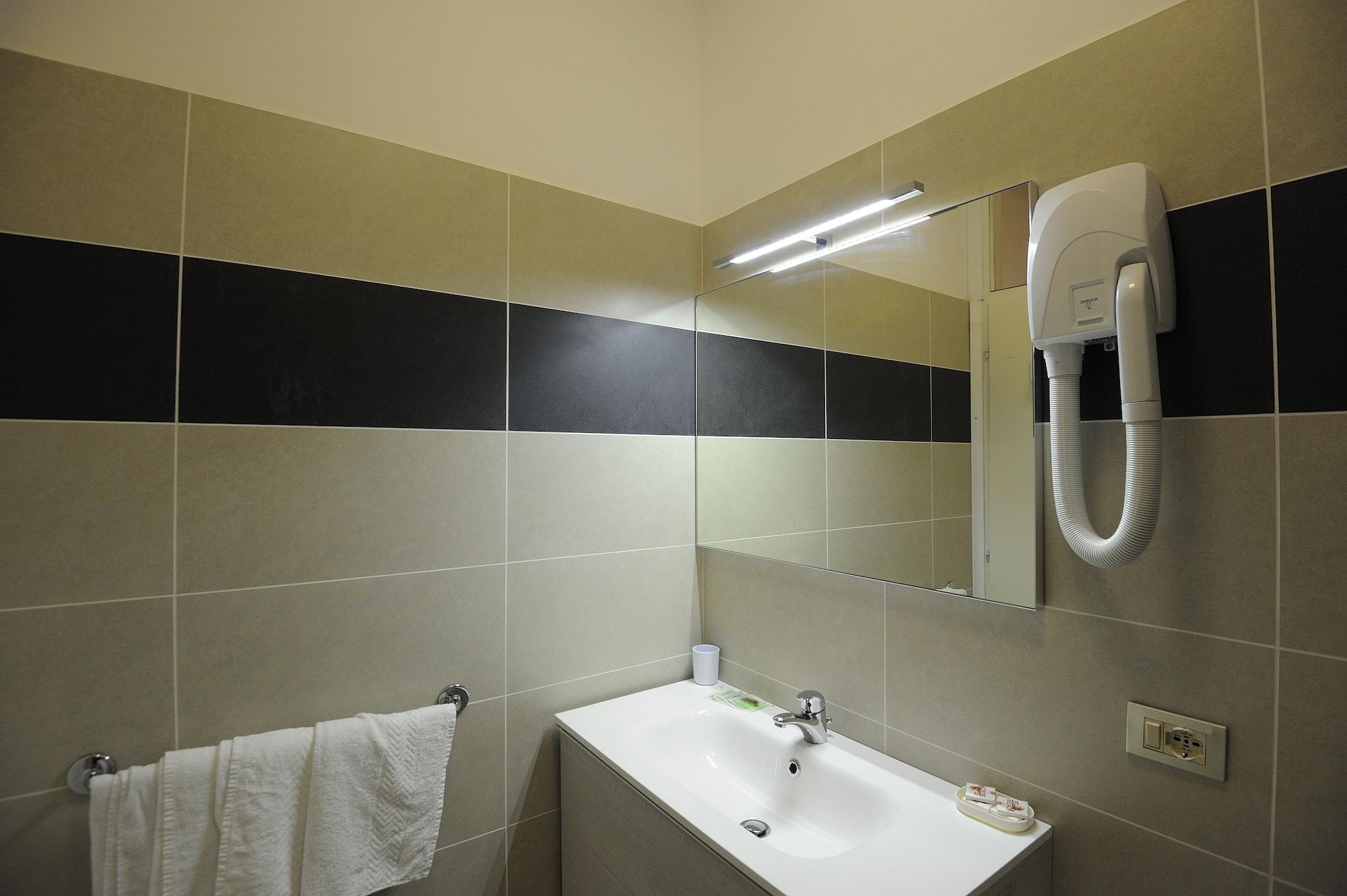 Hotel Jadran ลิโดดิเยโซโล ภายนอก รูปภาพ