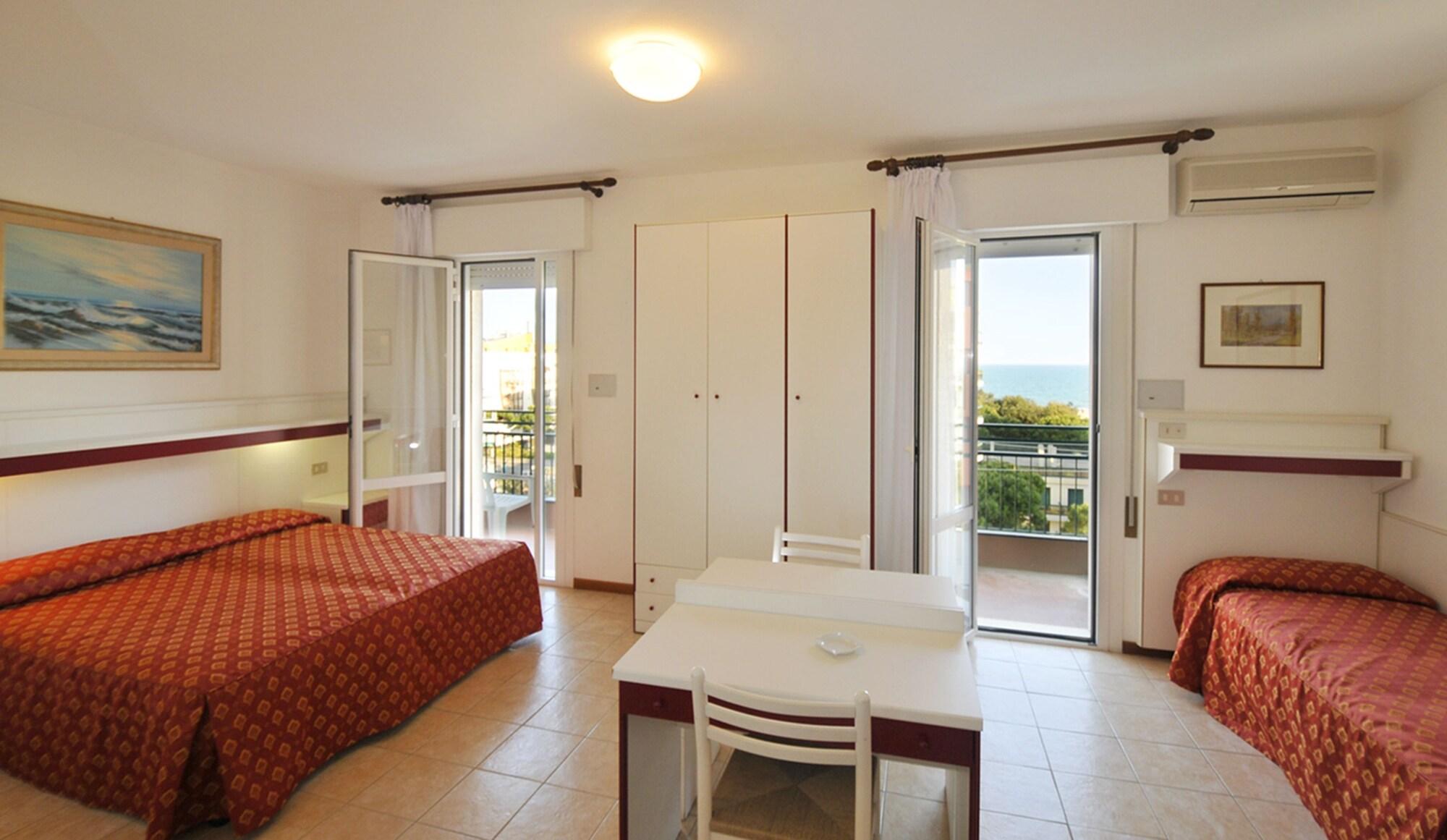 Hotel Jadran ลิโดดิเยโซโล ภายนอก รูปภาพ