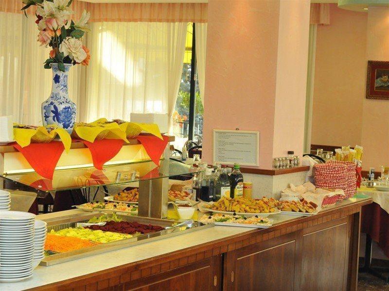 Hotel Jadran ลิโดดิเยโซโล ภายนอก รูปภาพ